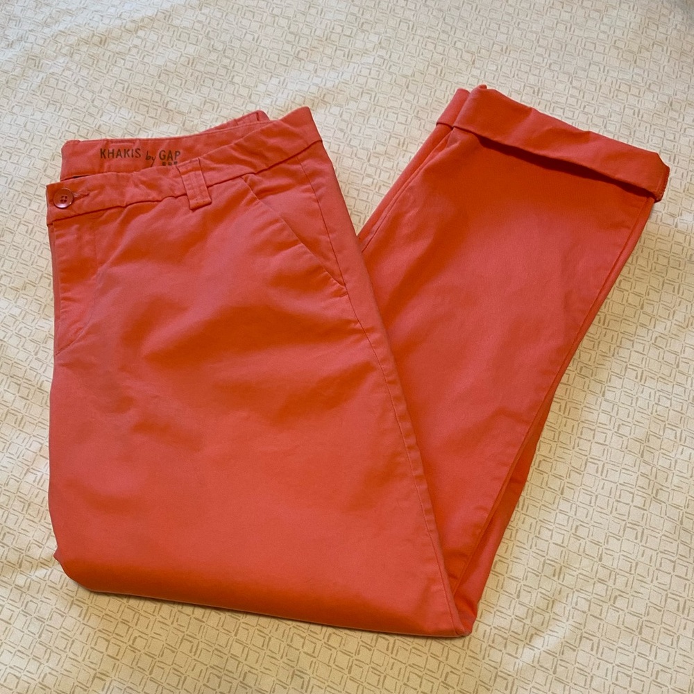 GAP size 10 vintage roll-up khakis in peach/coral